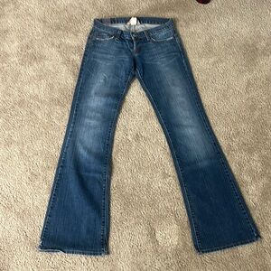 Lucky brand jeans. Adorable gold detail. Size 27